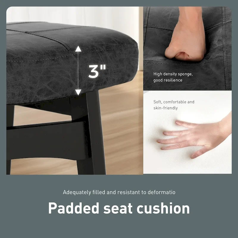 Tabourets de bar en bois massif de 61 cm avec coussins d'assise en cuir de lin, deux tabourets par lot.