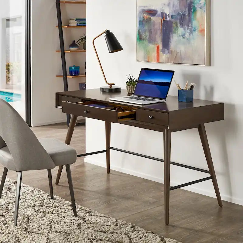 Bureau en bois à trois tiroirs