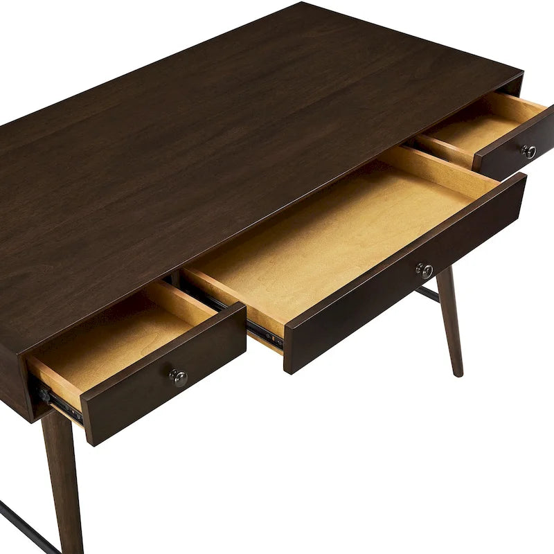 Bureau en bois à trois tiroirs