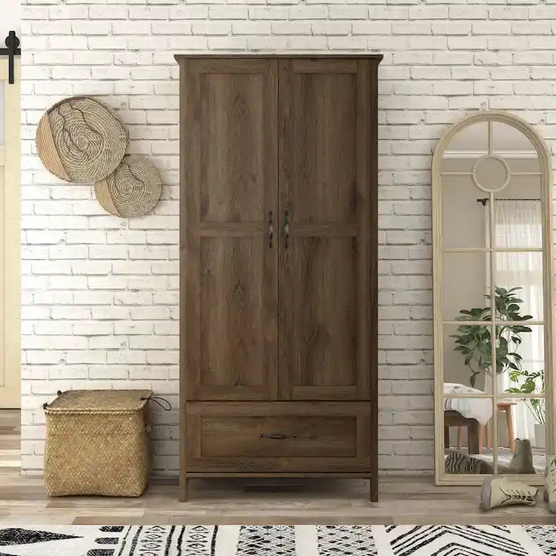 Armoire double porte en noyer vieilli de style rustique avec 1 tiroir.