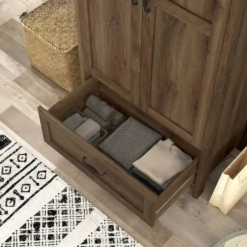 Armoire double porte en noyer vieilli de style rustique avec 1 tiroir.