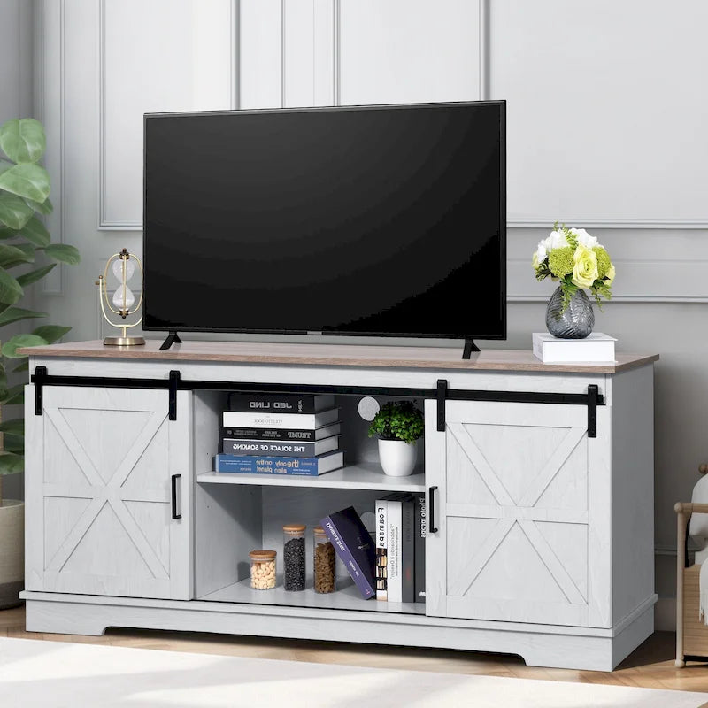 Meuble TV de style rustique avec porte de grange, console de contrôle média, centre de divertissement et meubles de rangement.