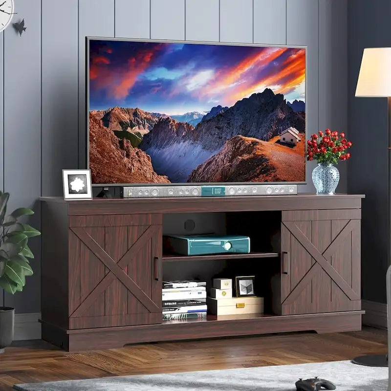 Meuble TV de style rustique avec porte de grange, console de contrôle média, centre de divertissement et meubles de rangement.