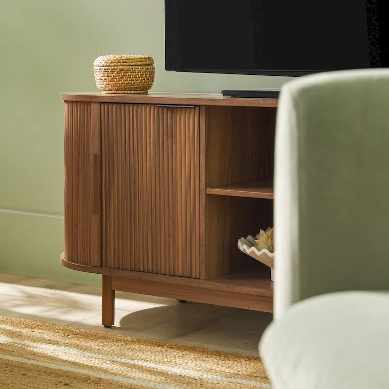 Meuble TV encastré moderne de 60 pouces avec coins arrondis.